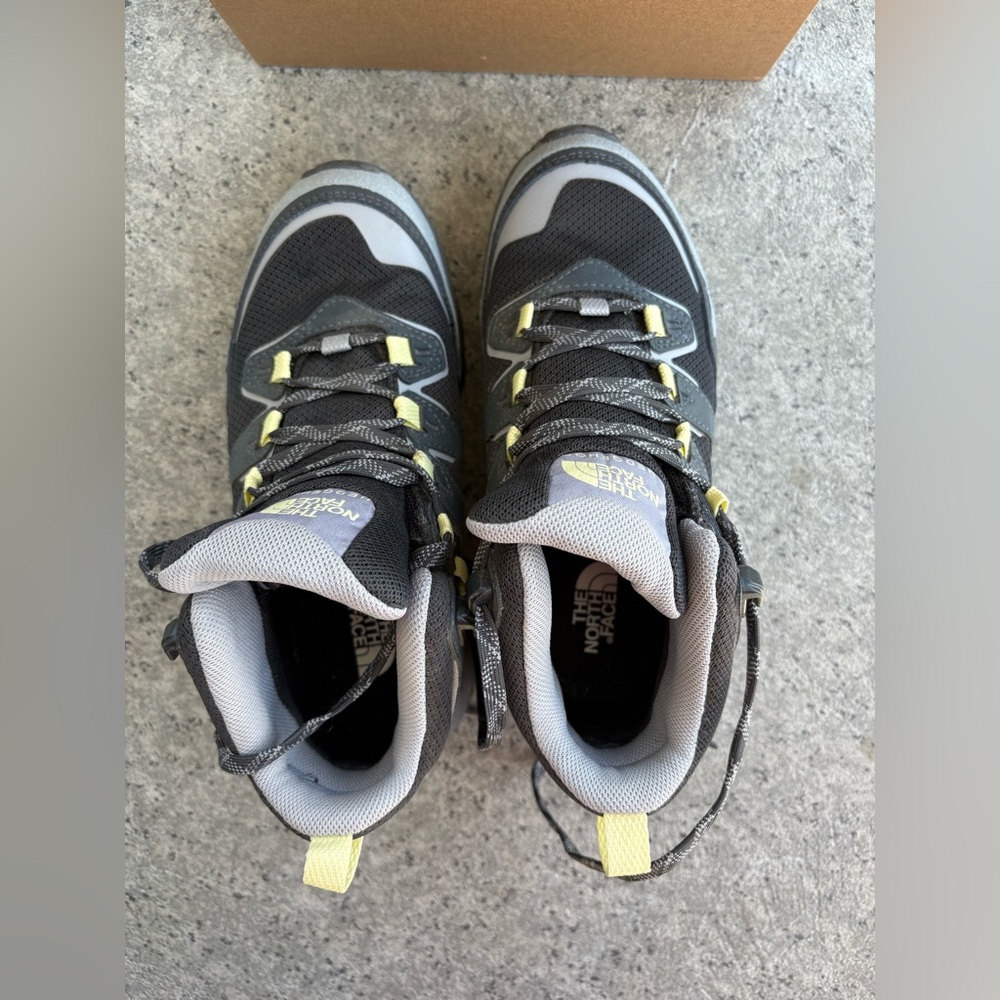 The North Face Hedgehog 3 Waterproof Hiking Shoes
Womens /Asphalt Grey/Meld Grey